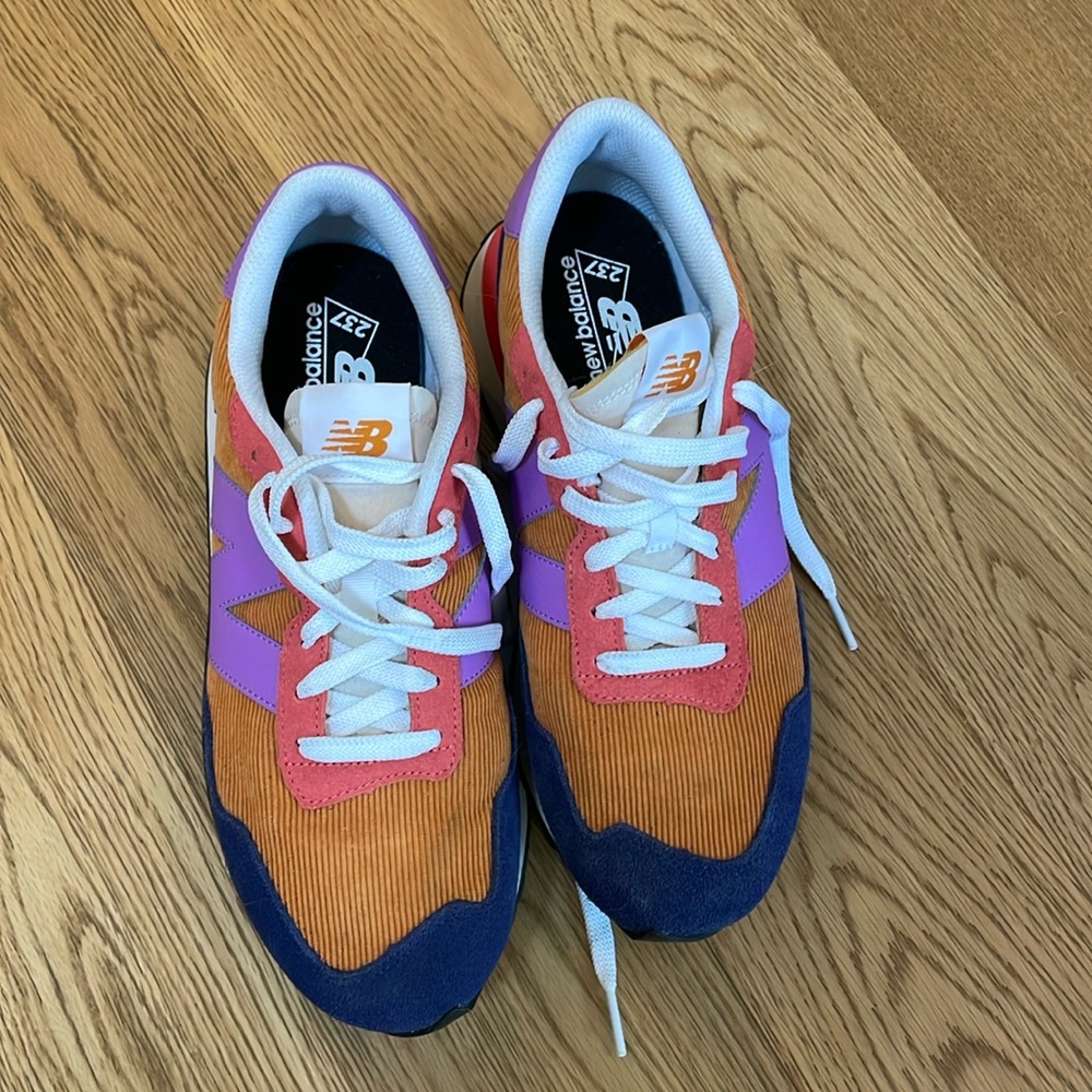 New Balance 237
